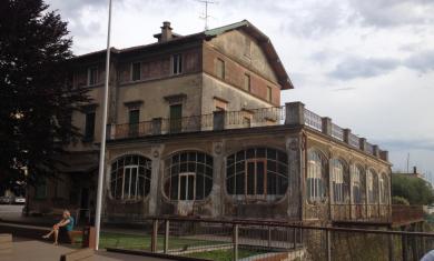 Terminato il restauro della facciata a lago di Palazzo Verbania - REA - Restauro e Arte